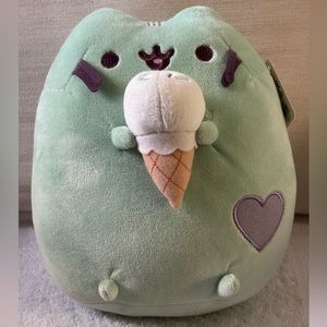 Pusheen Holding Ice Cream Cone, Green “It’s Sugar” Exclusive